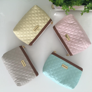Mini necessaire básica matelassê