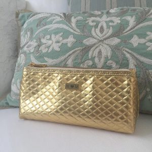 Estojo matelassê dourado