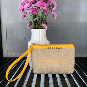 Mini necessaire palha bordada