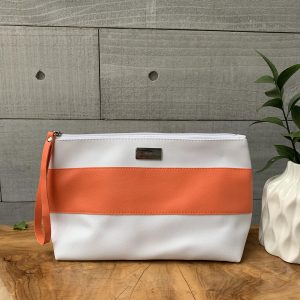 Necessaire básica com faixa em sintético