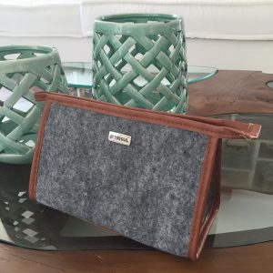 Necessaire triânuglo p feltro